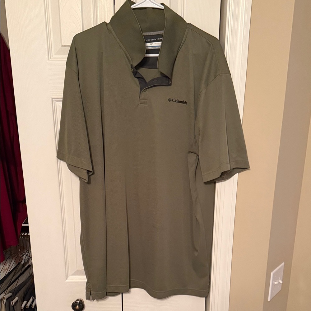 Columbia Men's Sage Green Polo Shirt